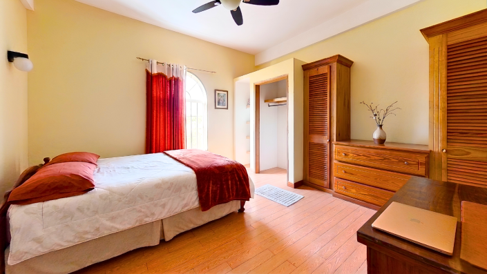 Image No.12-5 Bed House for sale