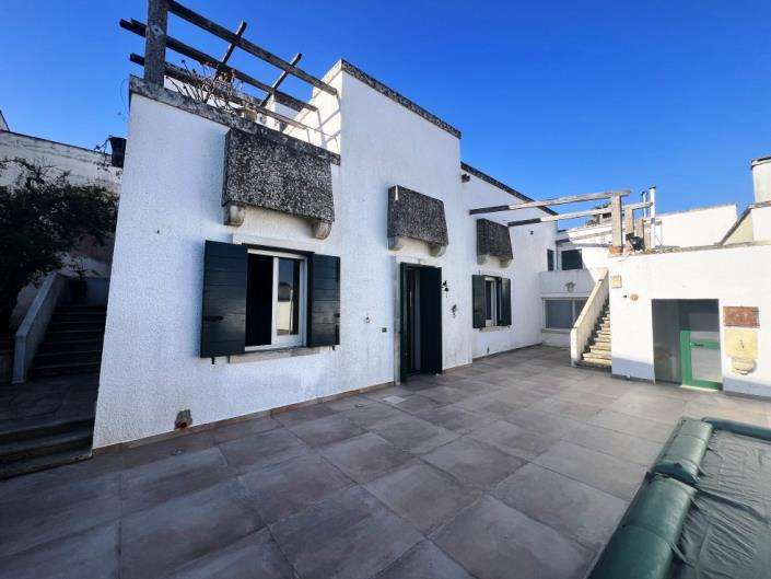 Image No.2-4 Bed House/Villa for sale