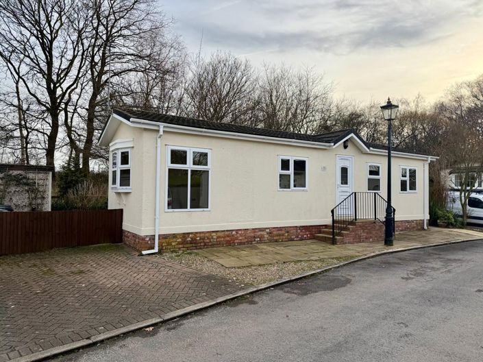 Image No.3-Park Home de 2 chambres à vendre à Wilmslow