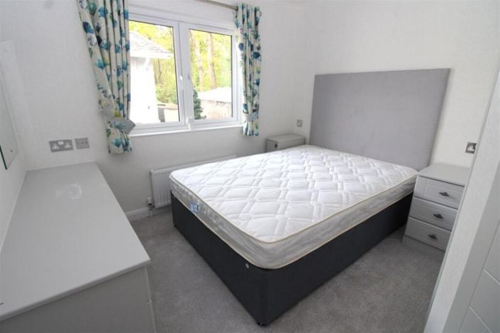 Image No.11-2 Bed Park Home for sale