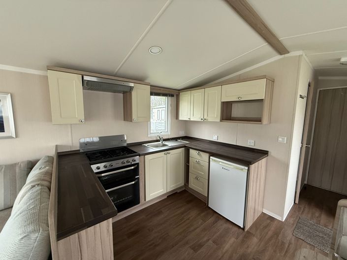 Image No.4-2 Bed Park Home for sale