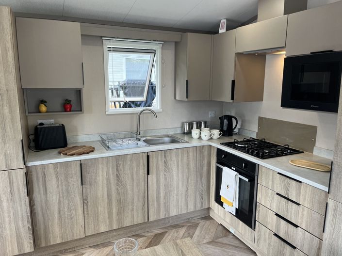 Image No.8-2 Bed Park Home for sale