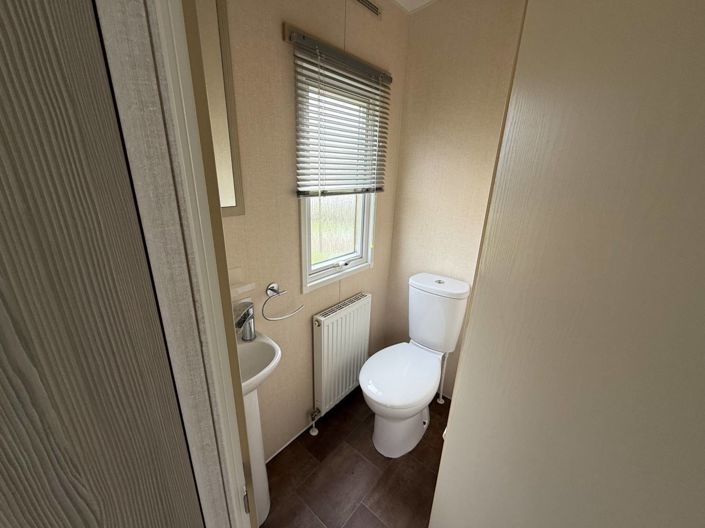 Image No.6-3 Bed Park Home for sale