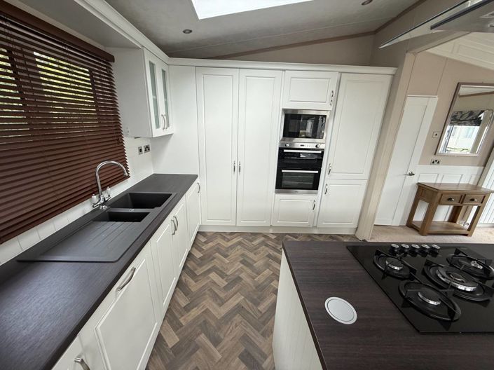 Image No.15-2 Bed Park Home for sale