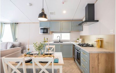 1 - Newcastle Emlyn, Park Home