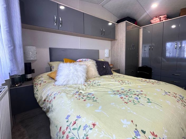 Image No.4-2 Bed Park Home for sale