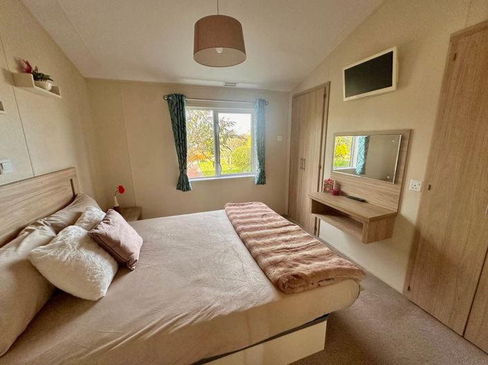 Image No.15-2 Bed Park Home for sale