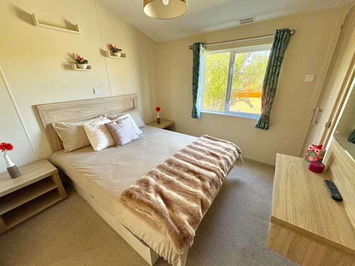 Image No.15-2 Bed Park Home for sale