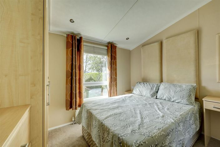 Image No.11-3 Bed Park Home for sale