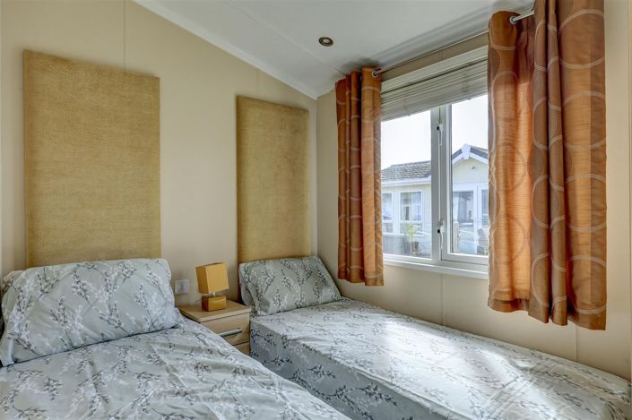 Image No.15-3 Bed Park Home for sale