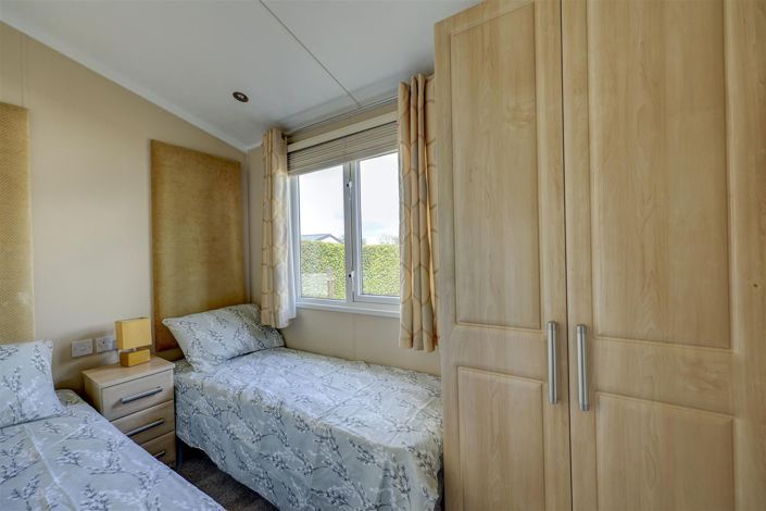 Image No.16-3 Bed Park Home for sale