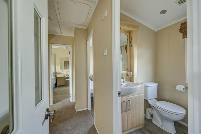 Image No.20-3 Bed Park Home for sale