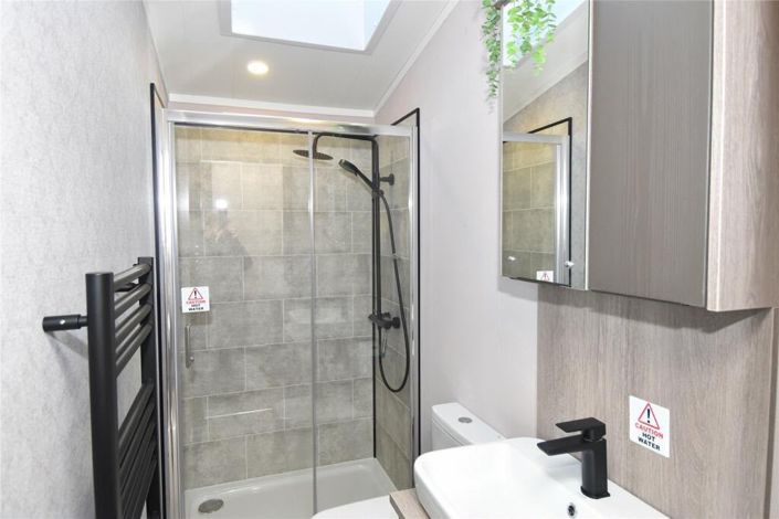 Image No.9-2 Bed Park Home for sale