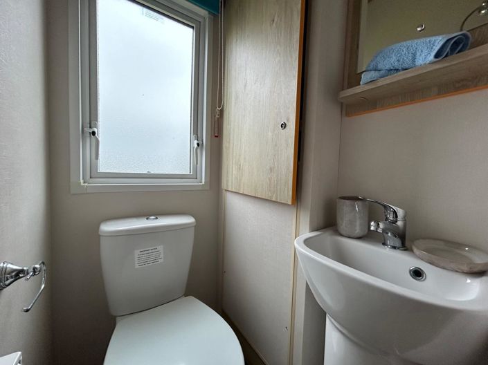 Image No.9-3 Bed Park Home for sale
