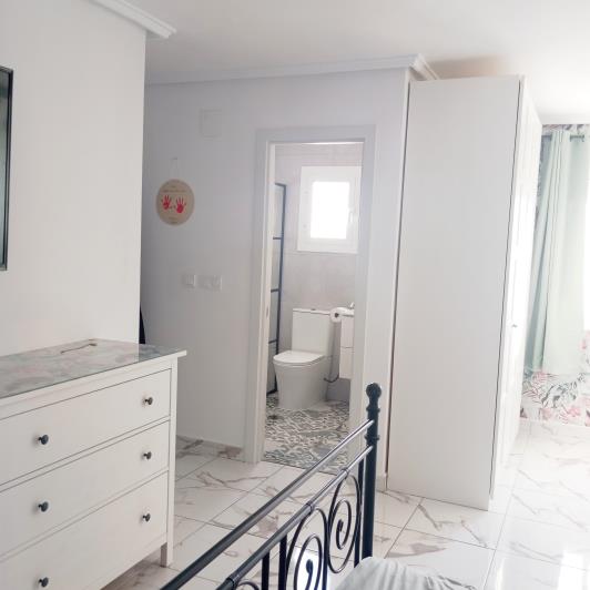 Image No.12-4 Bed Villa / Detached for sale