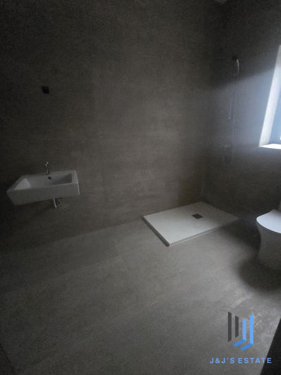 Image No.10-3 Bed Apartment for sale