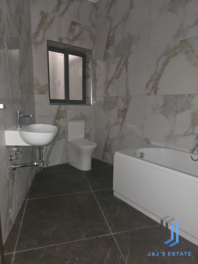 Image No.11-3 Bed Apartment for sale