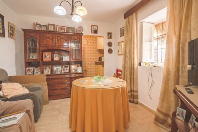 Riogordo-Malaga-Townhouse-Renovation-Bakkery5