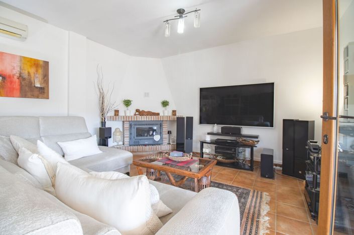 Image No.5-4 Bed Property for sale