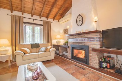 ElBorge-Malaga-Countryhome-Pool-Views4