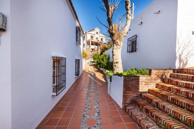 Comares-Malaga-Townhouse-Garden-26