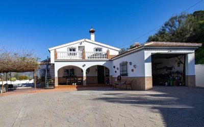 Sayalonga-Malaga-Villa-Pool-Beach-25