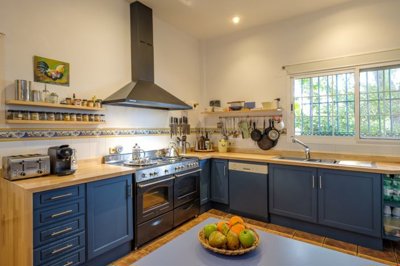 RG2609CH -- kitchen 2