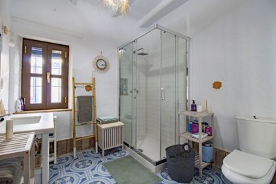 RG2540CH---BATHROOM1