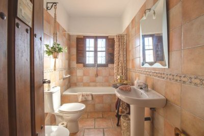 PER2533CH-bath1