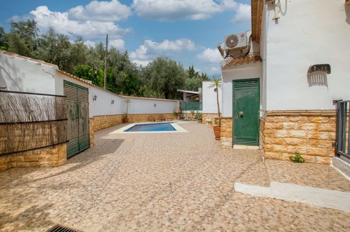 Image No.13-4 Bed Property for sale