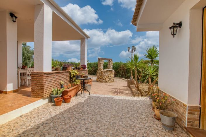 Image No.14-4 Bed Property for sale