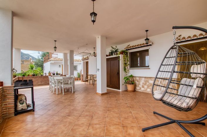 Image No.6-4 Bed Property for sale