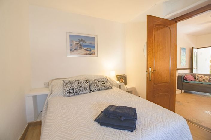 Image No.11-5 Bed Property for sale