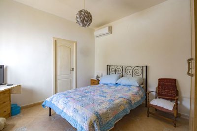 comares-villa-5-slaapkamers-zwembad-07