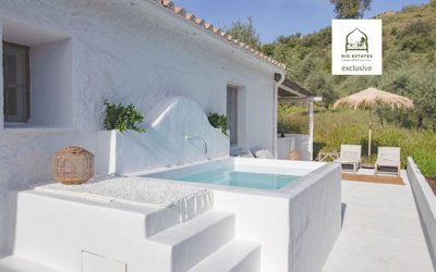 Cortijo-Pool-Riogordo