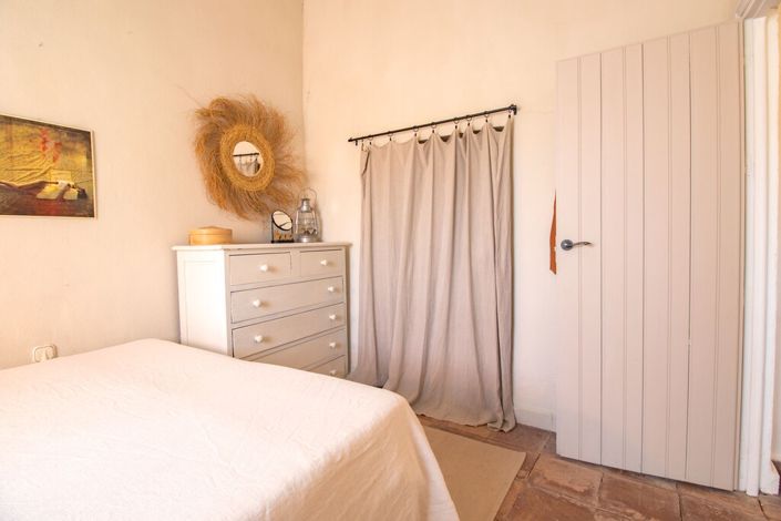 Image No.14-3 Bed Property for sale