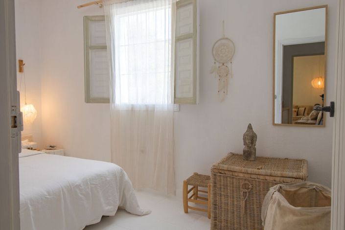 Image No.17-3 Bed Property for sale