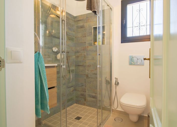 Image No.16-2 Bed Property for sale