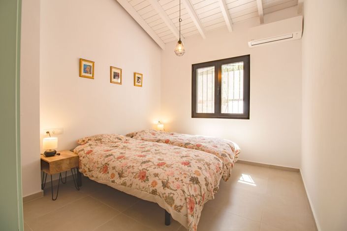 Image No.18-2 Bed Property for sale