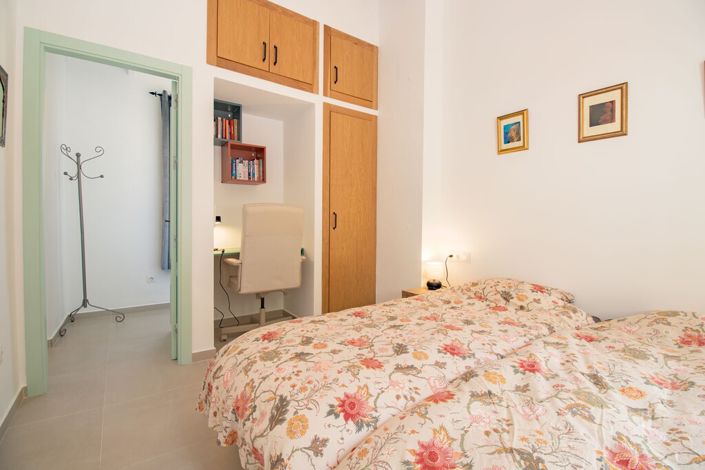 Image No.19-2 Bed Property for sale