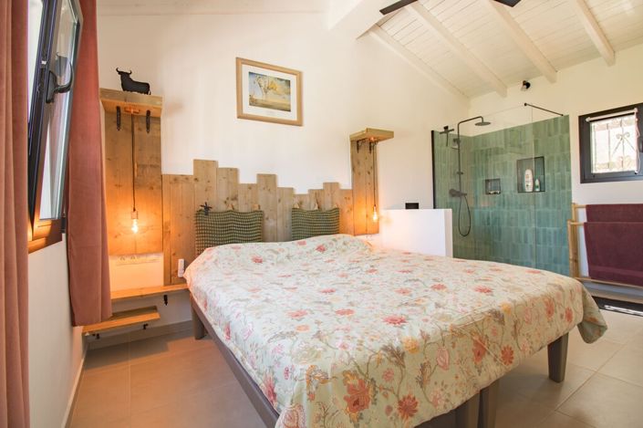 Image No.20-2 Bed Property for sale