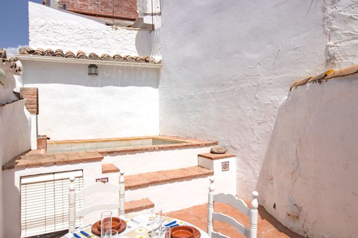 Image No.19-3 Bed Townhouse for sale