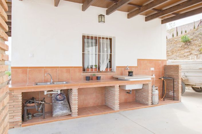 Image No.18-2 Bed Property for sale