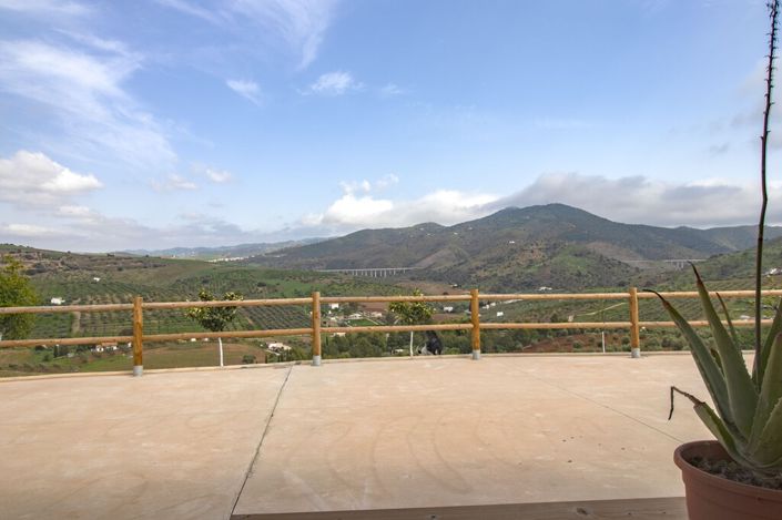 Image No.20-2 Bed Property for sale