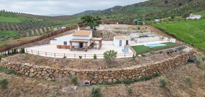 Casabermeja-Holidayhome-Pool-Malaga-Countryhome-Drone3