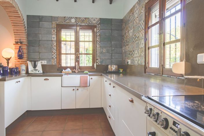 Image No.11-3 Bed Property for sale