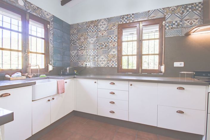 Image No.12-3 Bed Property for sale