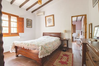 Riogordo-Countyhome-Pool-Jacuzzi-Garden-Holiday-Guesthouse12