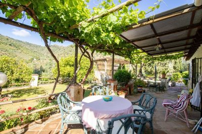 Riogordo-Countyhome-Pool-Jacuzzi-Garden-Holiday-Guesthouse18