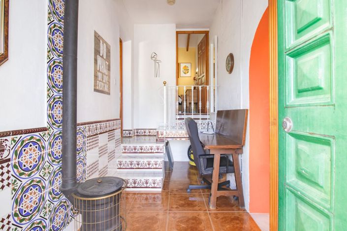 Image No.17-3 Bed Property for sale